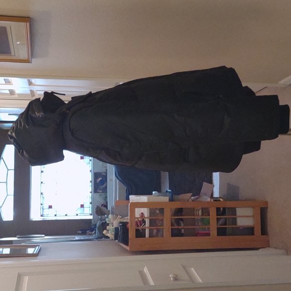 Eitie Paris black puffer/ ski jacket with snap off sleeves size 6 - Picture 5 of 16